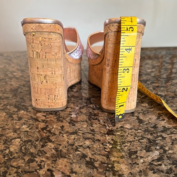 Guess Pink cork Wedge Sandals NWT - Picture 9 of 13